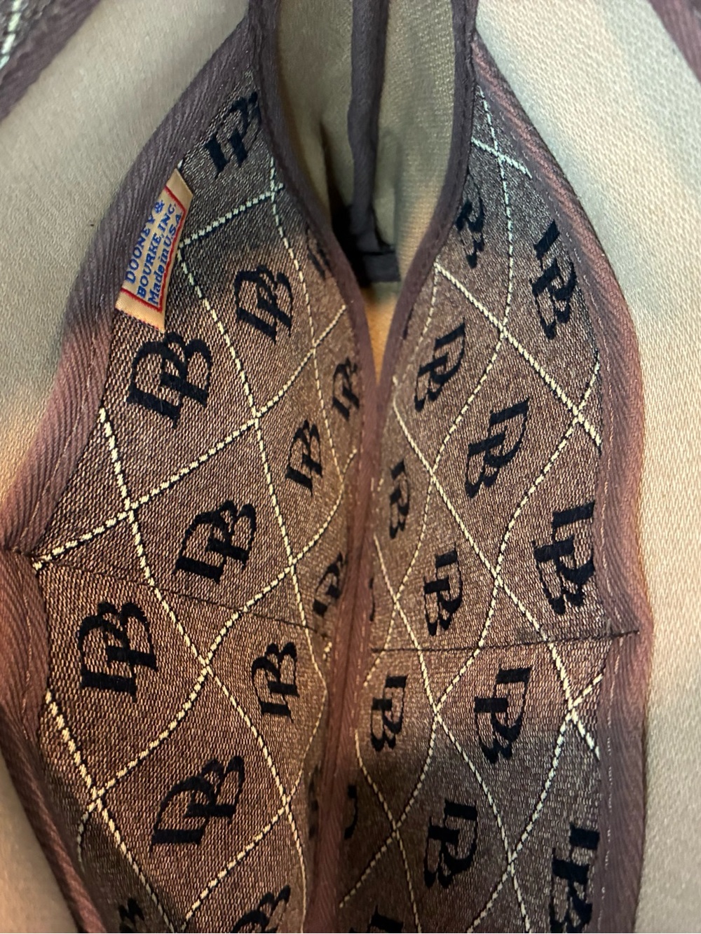 Dooney and Bourke Women’s Brown Signature Monogram Tassel Canvas Bucket Y2K - Picture 5 of 5